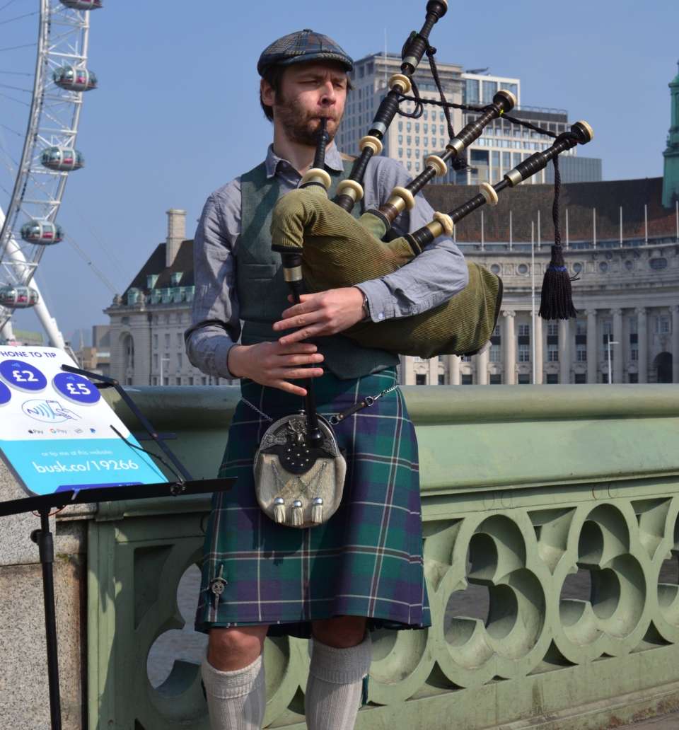Gordon Douglas | London Solo Piper For Hire 4