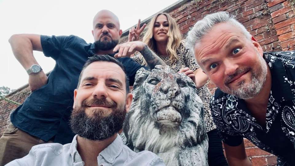 The Gladrags Bristol Party Band For Hire 9