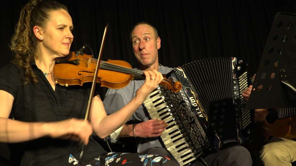 Fox And Riddle Dance Band 3