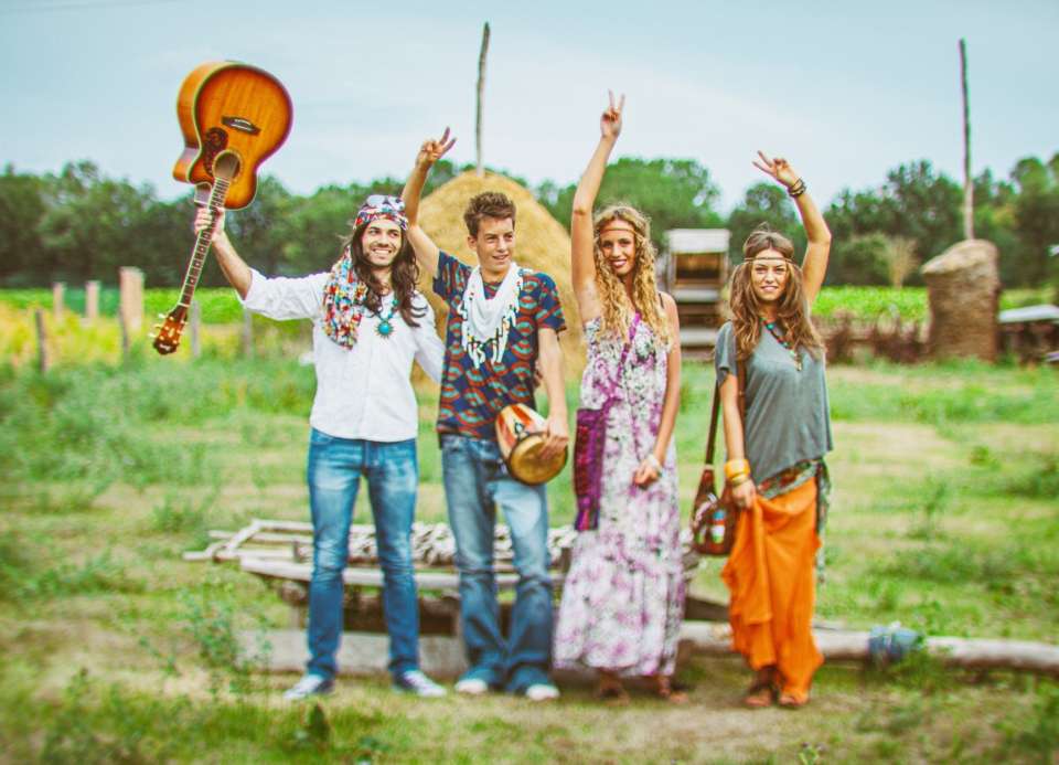 How to Throw a 60s theme party: A Five Step Guide